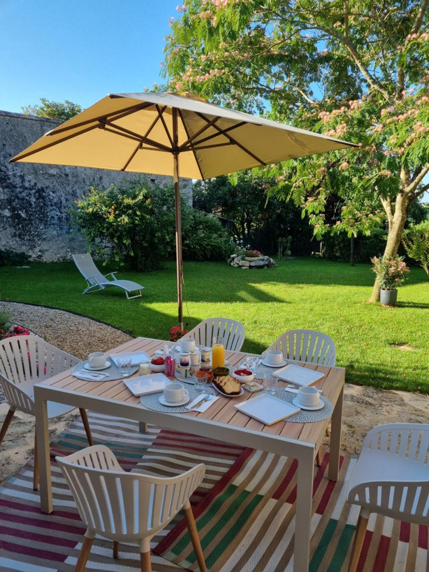 L'Esprit Du 24 Bed & Breakfast Rouffignac-de-Sigoules Exterior photo