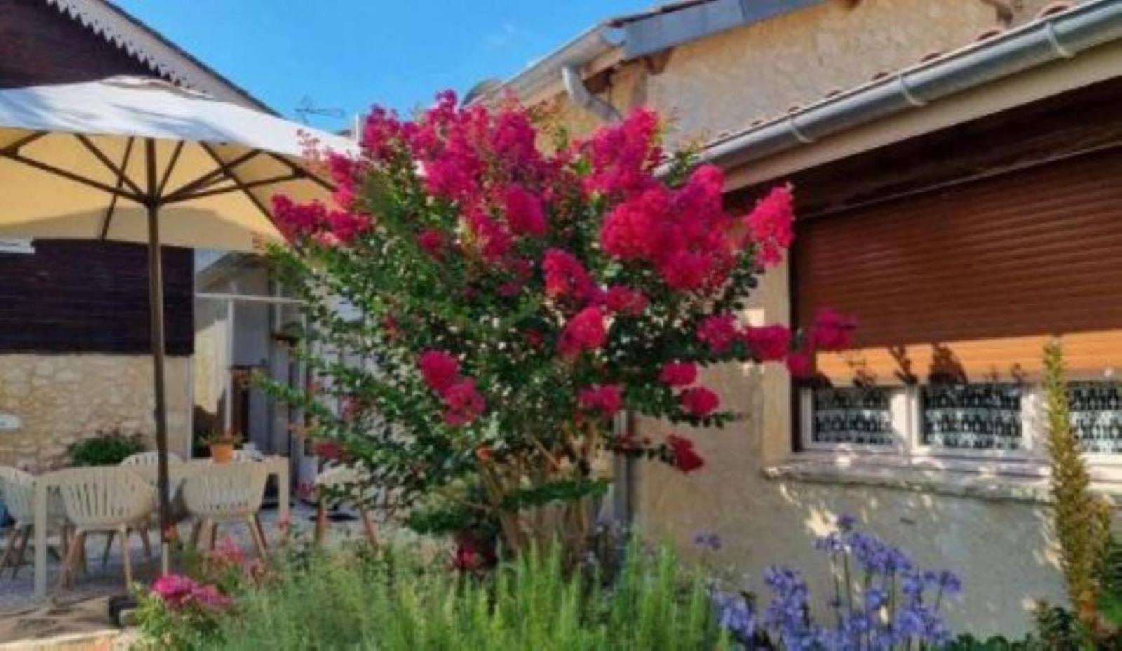 L'Esprit Du 24 Bed & Breakfast Rouffignac-de-Sigoules Exterior photo